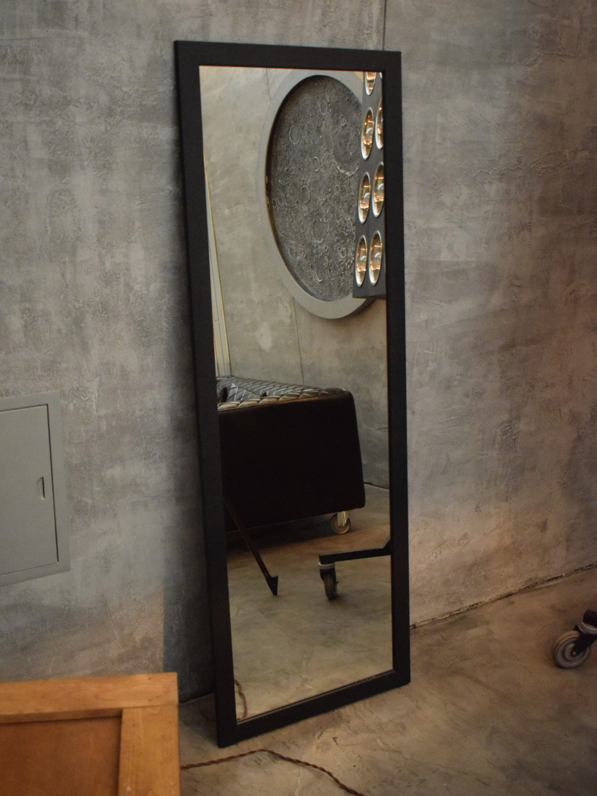 Зеркало в черной рамке 50мм — изображение 3